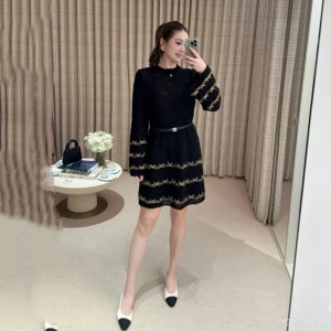 9a++ quality chanel gold thread trim dress